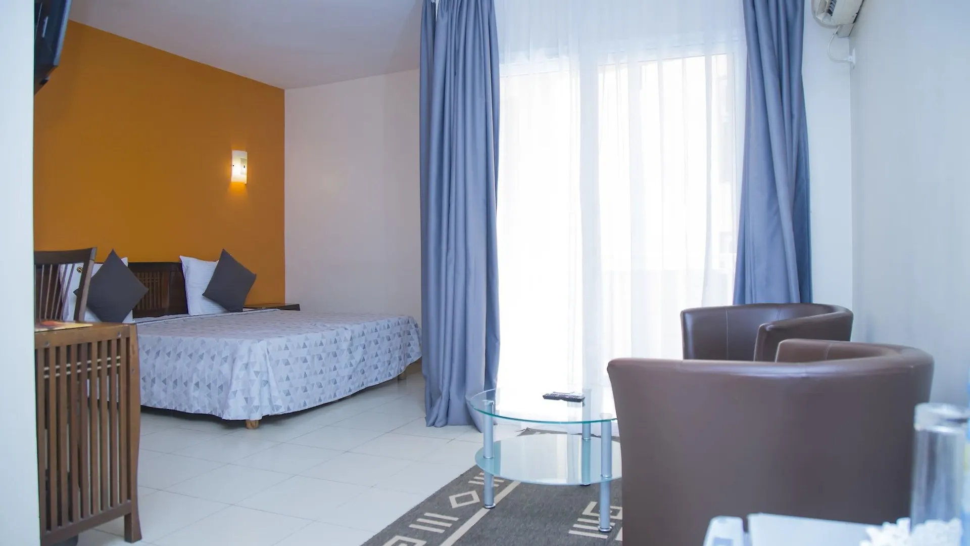 Le Ndiambour Hotel Et Residence Dakar